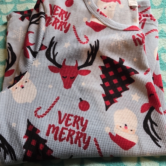 Ladies size large sleep top - Picture 2 of 8